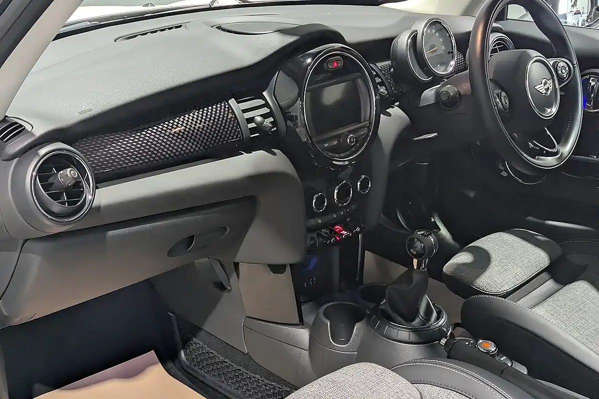 Used 2016 MINI Hatch Cooper S White - Interior and Exterior details 18