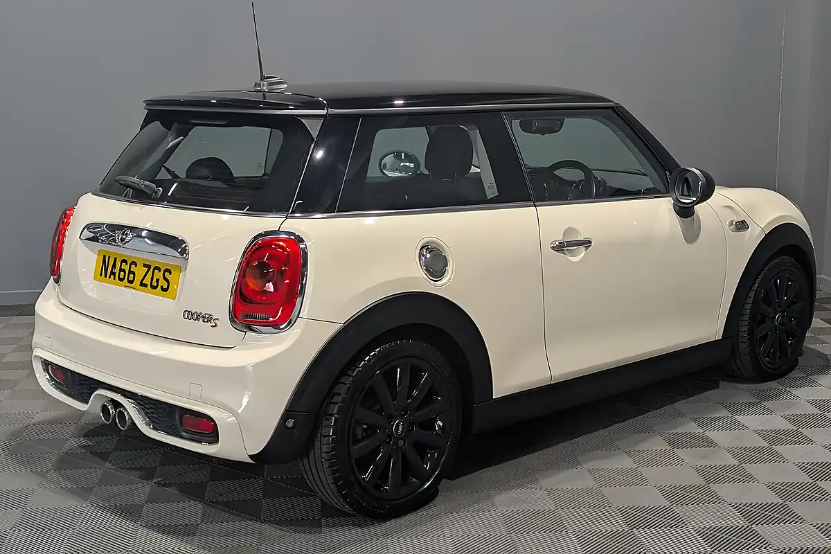 Used 2016 MINI Hatch Cooper S White - Interior and Exterior details 6