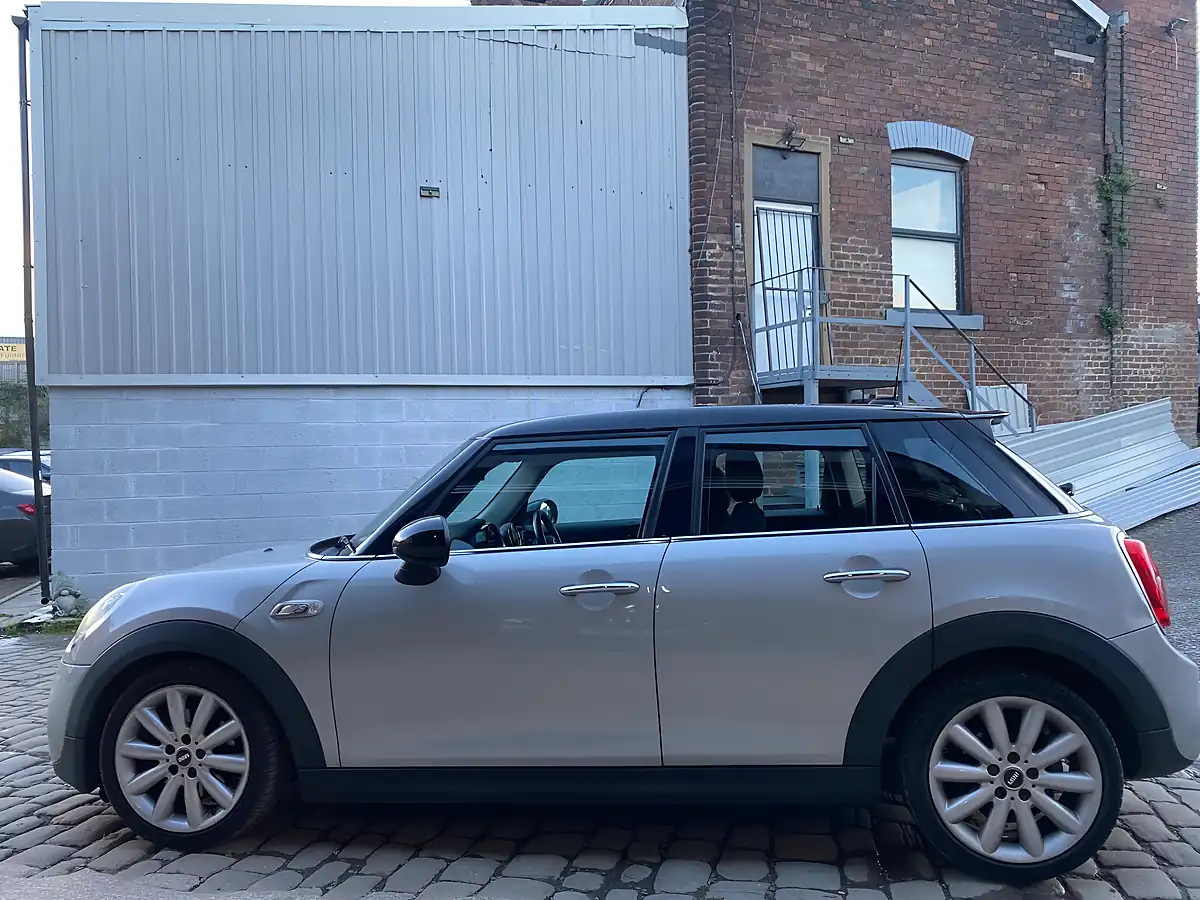 Used 2016 MINI Hatch Cooper Sd Silver - Interior and Exterior details 4