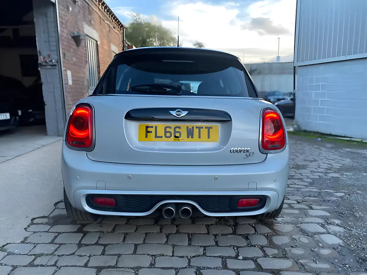Used 2016 MINI Hatch Cooper Sd Silver - Interior and Exterior details 5