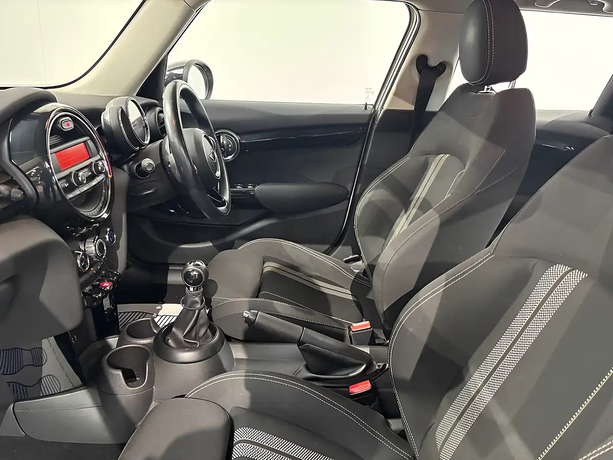 Used 2016 MINI Hatch Cooper Sd White - Interior and Exterior details 13