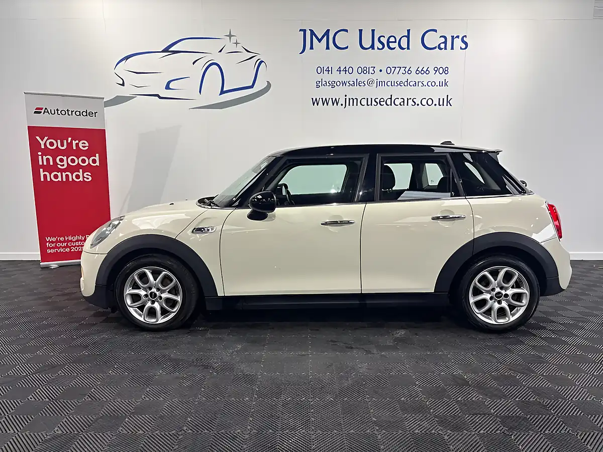 Used 2016 MINI Hatch Cooper Sd White - Interior and Exterior details 2