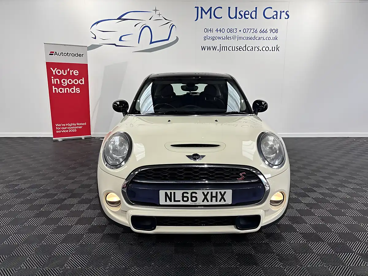 Used 2016 MINI Hatch Cooper Sd White - Interior and Exterior details 3