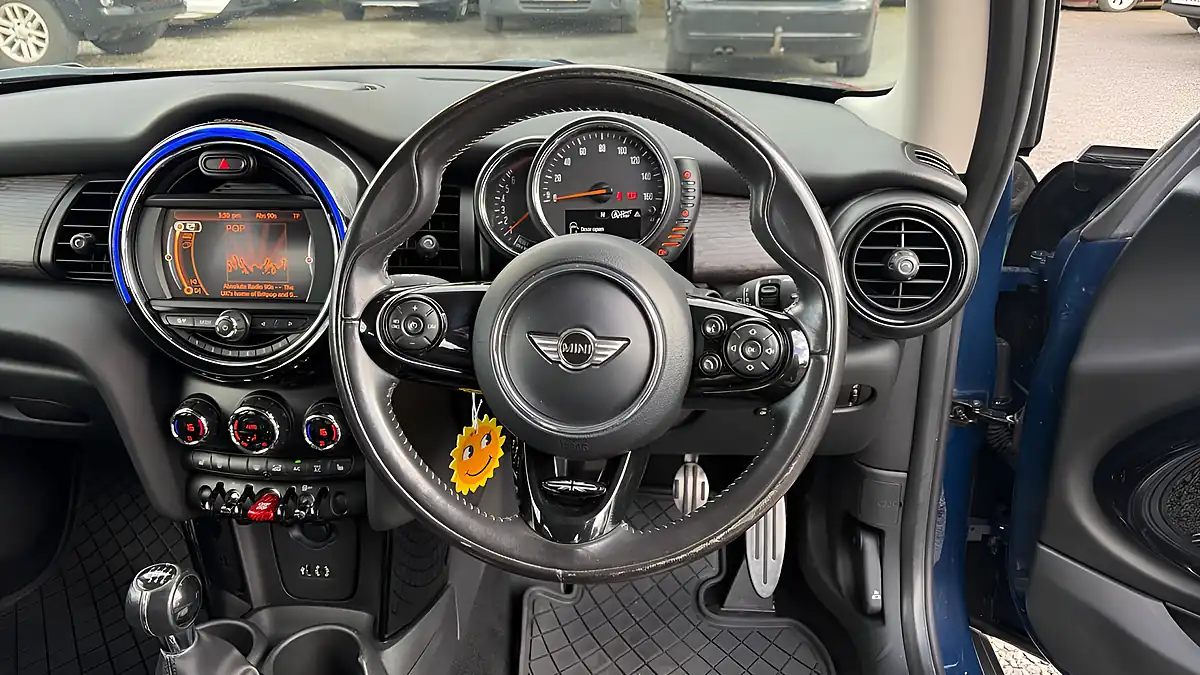 Used 2016 MINI Hatch Cooper Seven Blue - Interior and Exterior details 10