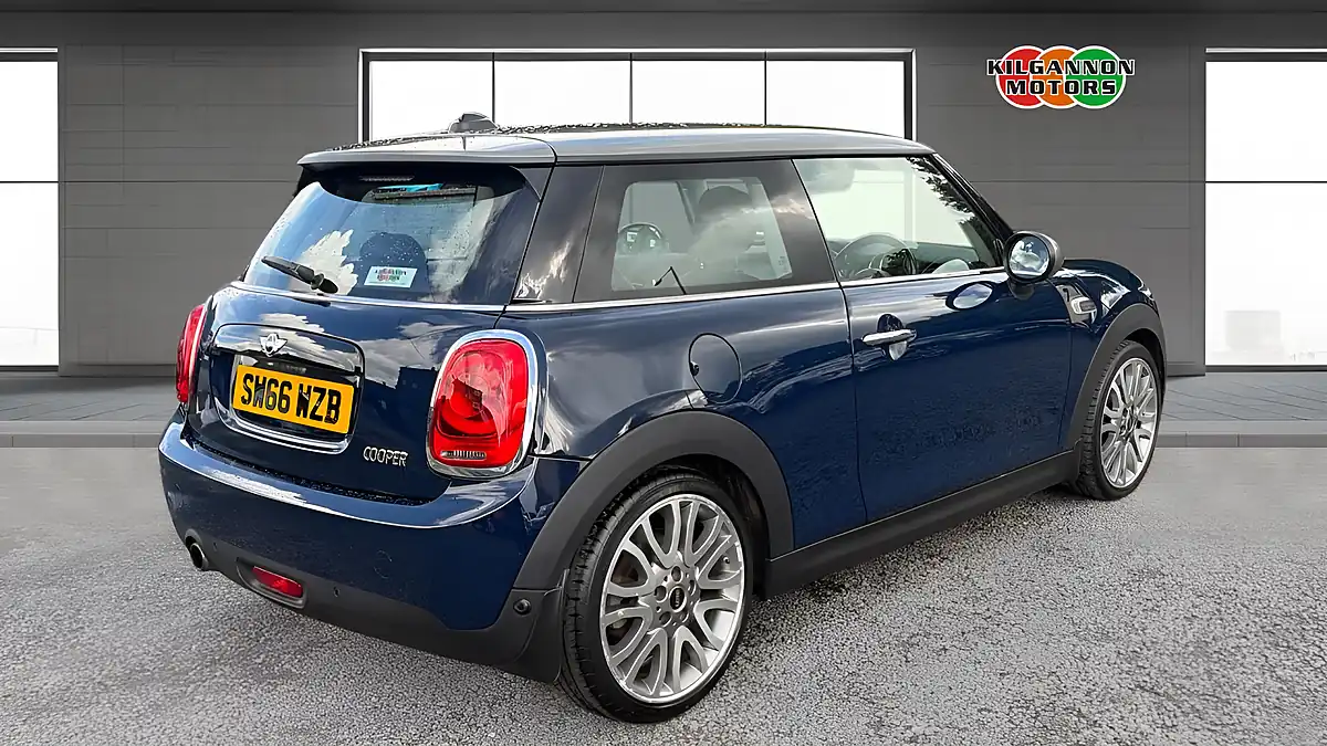 Used 2016 MINI Hatch Cooper Seven Blue - Interior and Exterior details 17