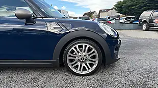 Used 2016 MINI Hatch Cooper Seven Blue - Interior and Exterior details 18