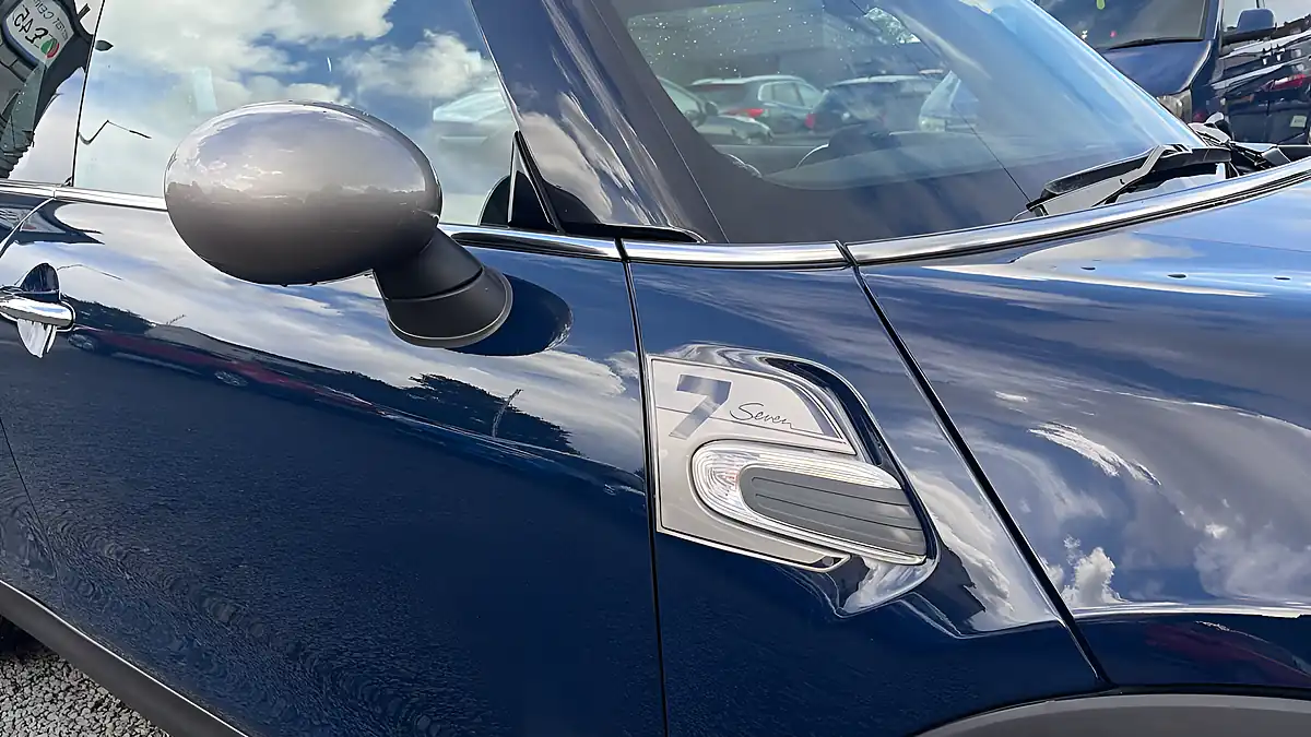 Used 2016 MINI Hatch Cooper Seven Blue - Interior and Exterior details 19