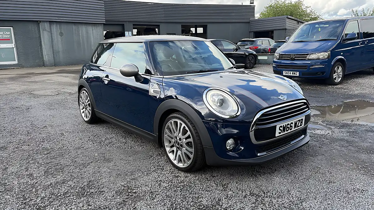 Used 2016 MINI Hatch Cooper Seven Blue - Interior and Exterior details 20