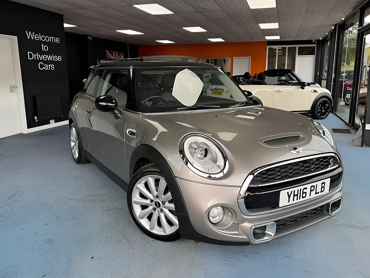 Used 2016 MINI Hatch Cooper Silver - Front View