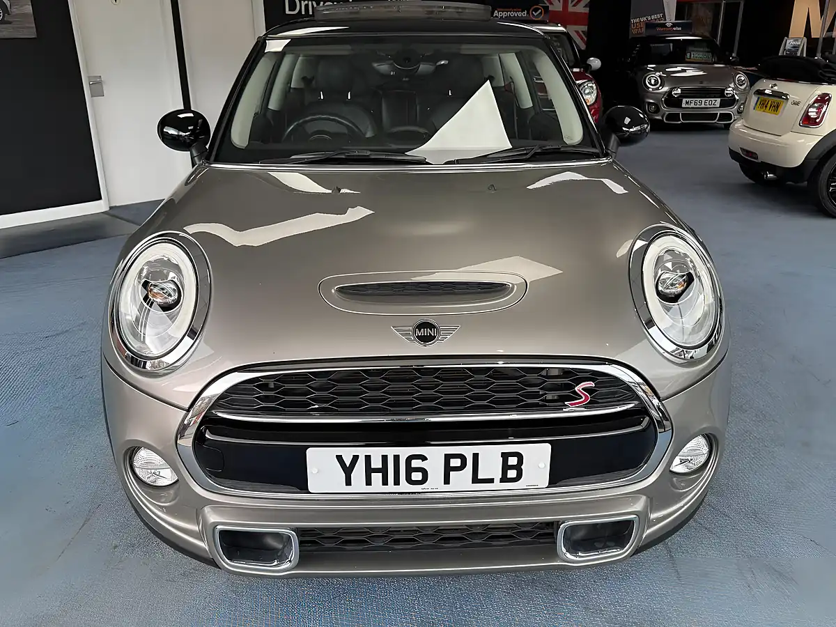 Used 2016 MINI Hatch Cooper Silver - Interior and Exterior details 4