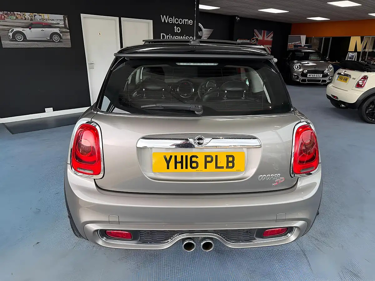 Used 2016 MINI Hatch Cooper Silver - Interior and Exterior details 8