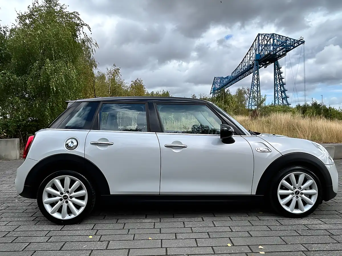 Used 2016 MINI Hatch Cooper Silver - Interior and Exterior details 2