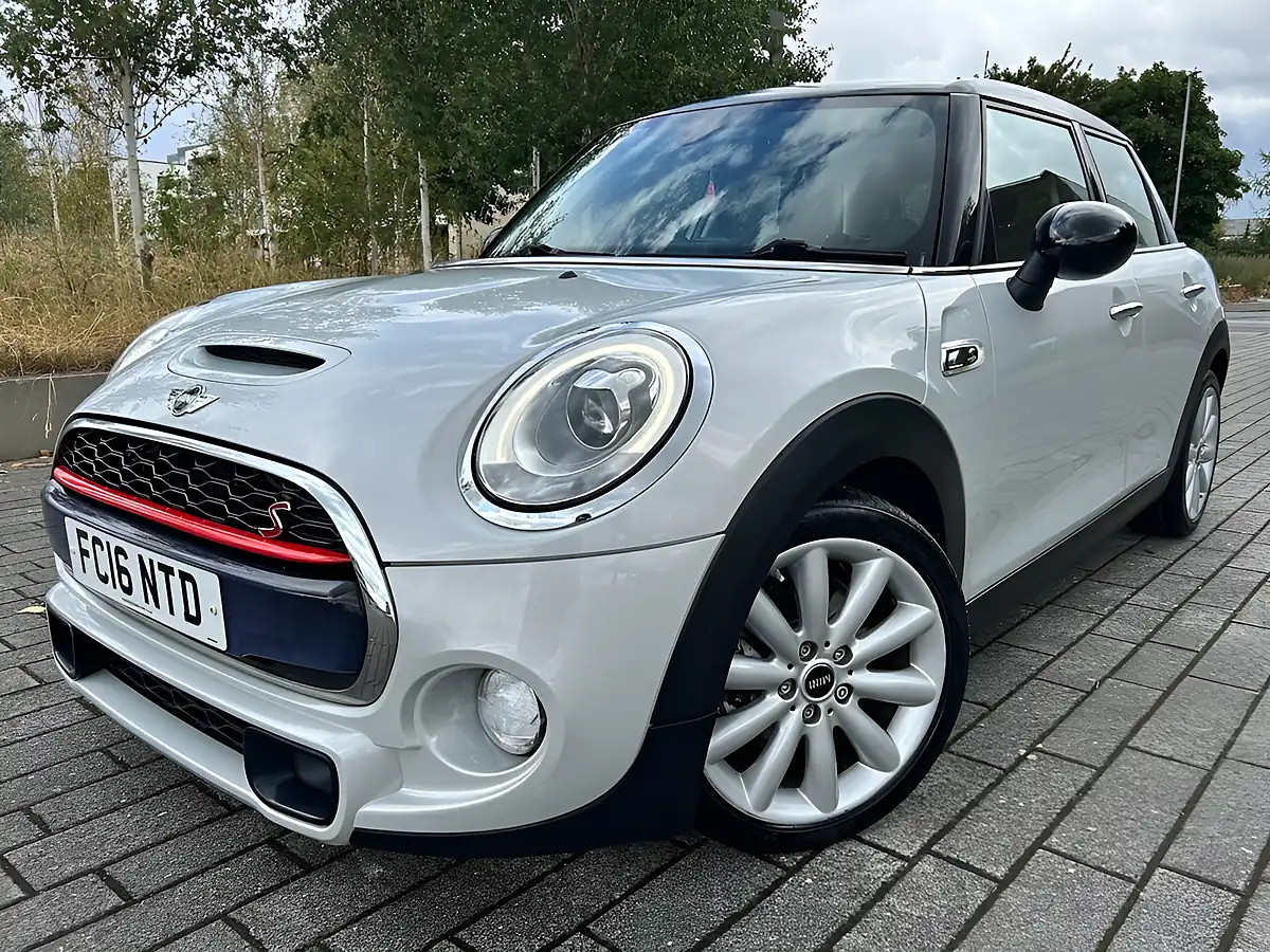 Used 2016 MINI Hatch Cooper Silver - Interior and Exterior details 5