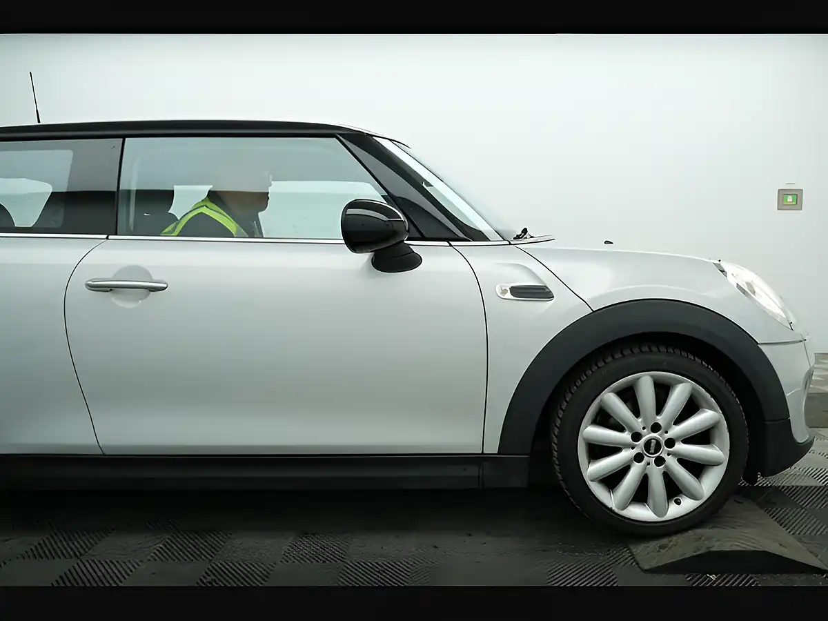 Used 2016 MINI Hatch Cooper Silver - Interior and Exterior details 10