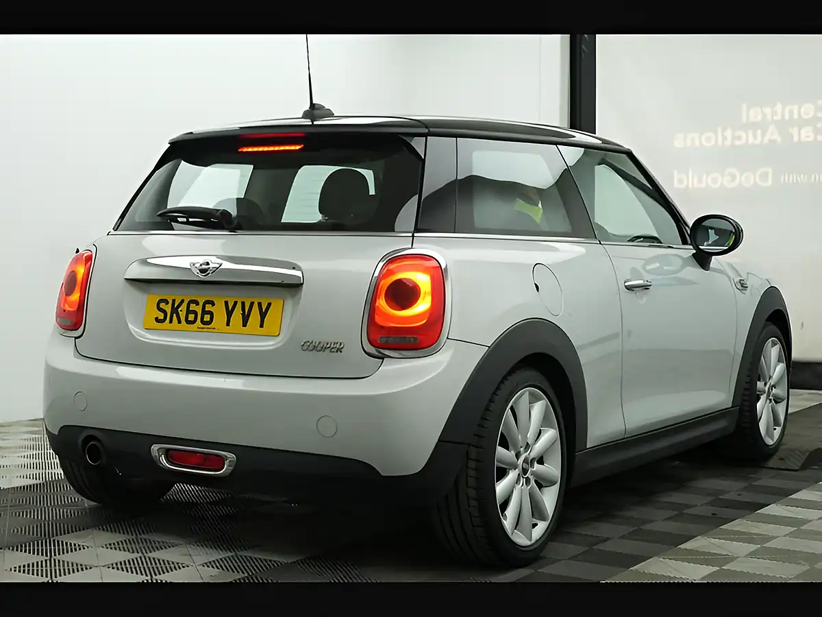 Used 2016 MINI Hatch Cooper Silver - Interior and Exterior details 11