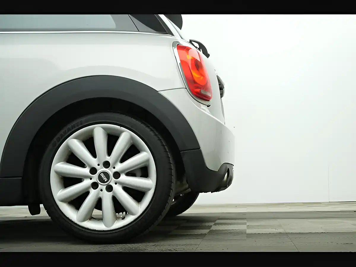 Used 2016 MINI Hatch Cooper Silver - Interior and Exterior details 13