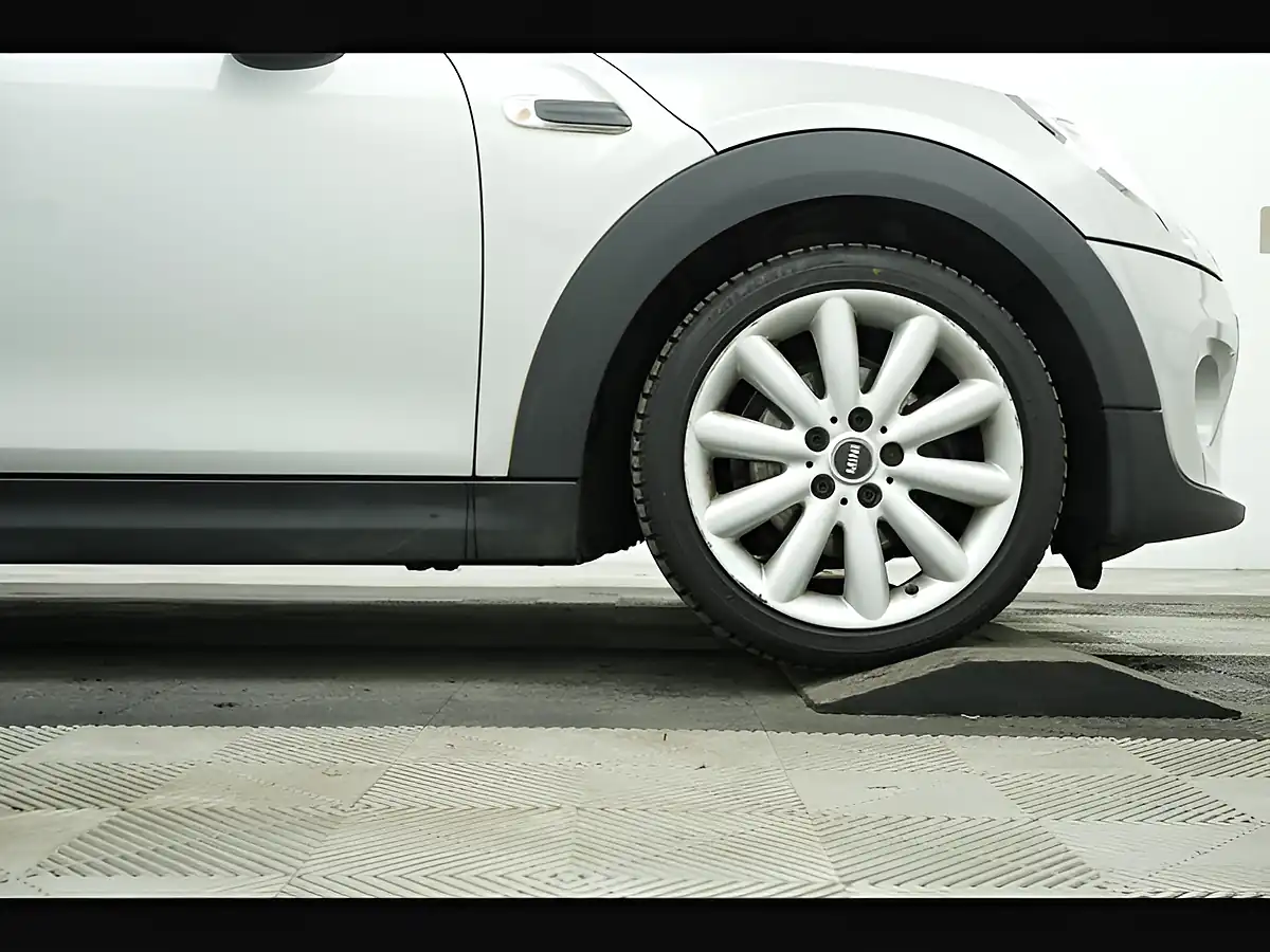 Used 2016 MINI Hatch Cooper Silver - Interior and Exterior details 14