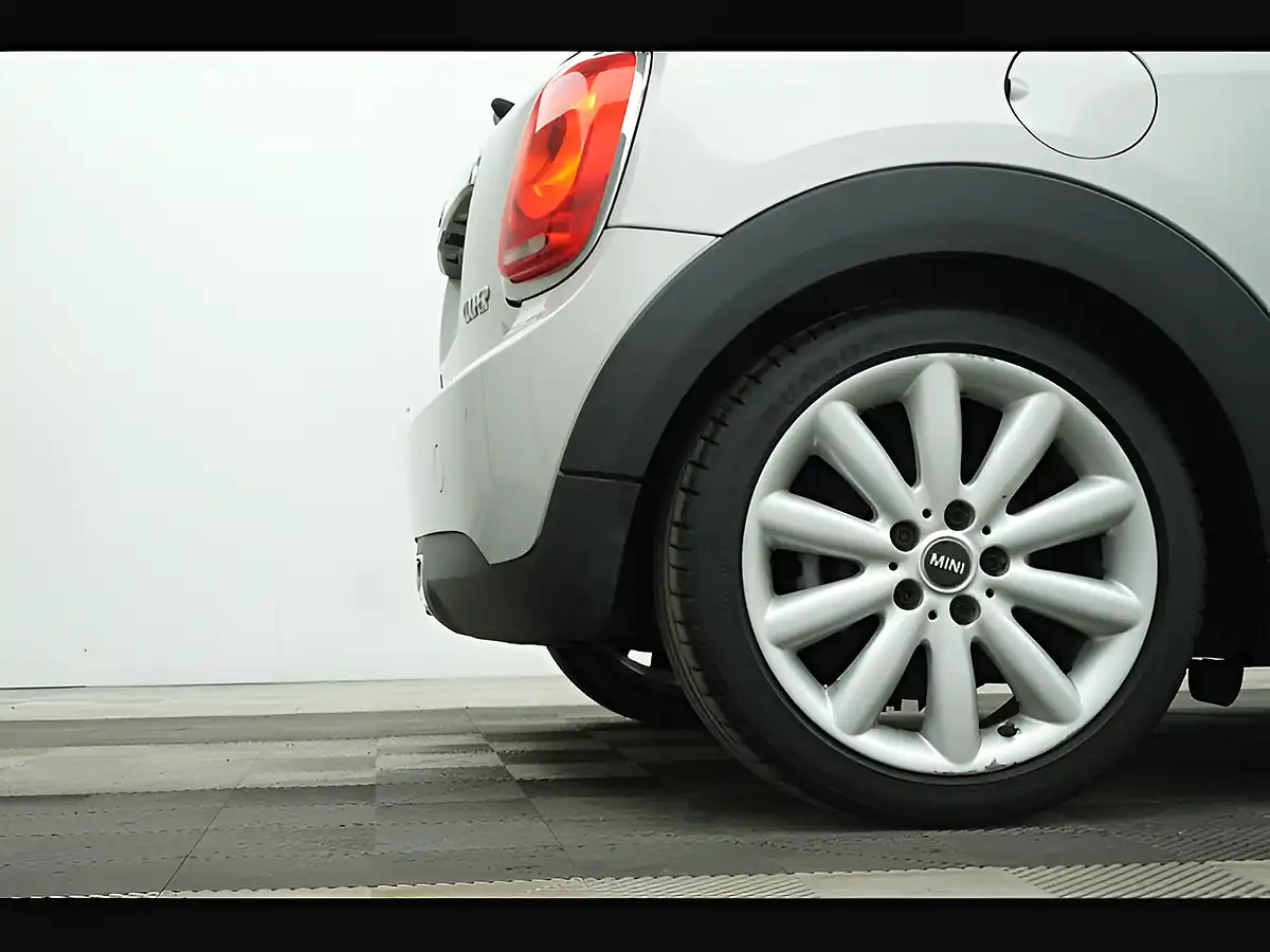 Used 2016 MINI Hatch Cooper Silver - Interior and Exterior details 15
