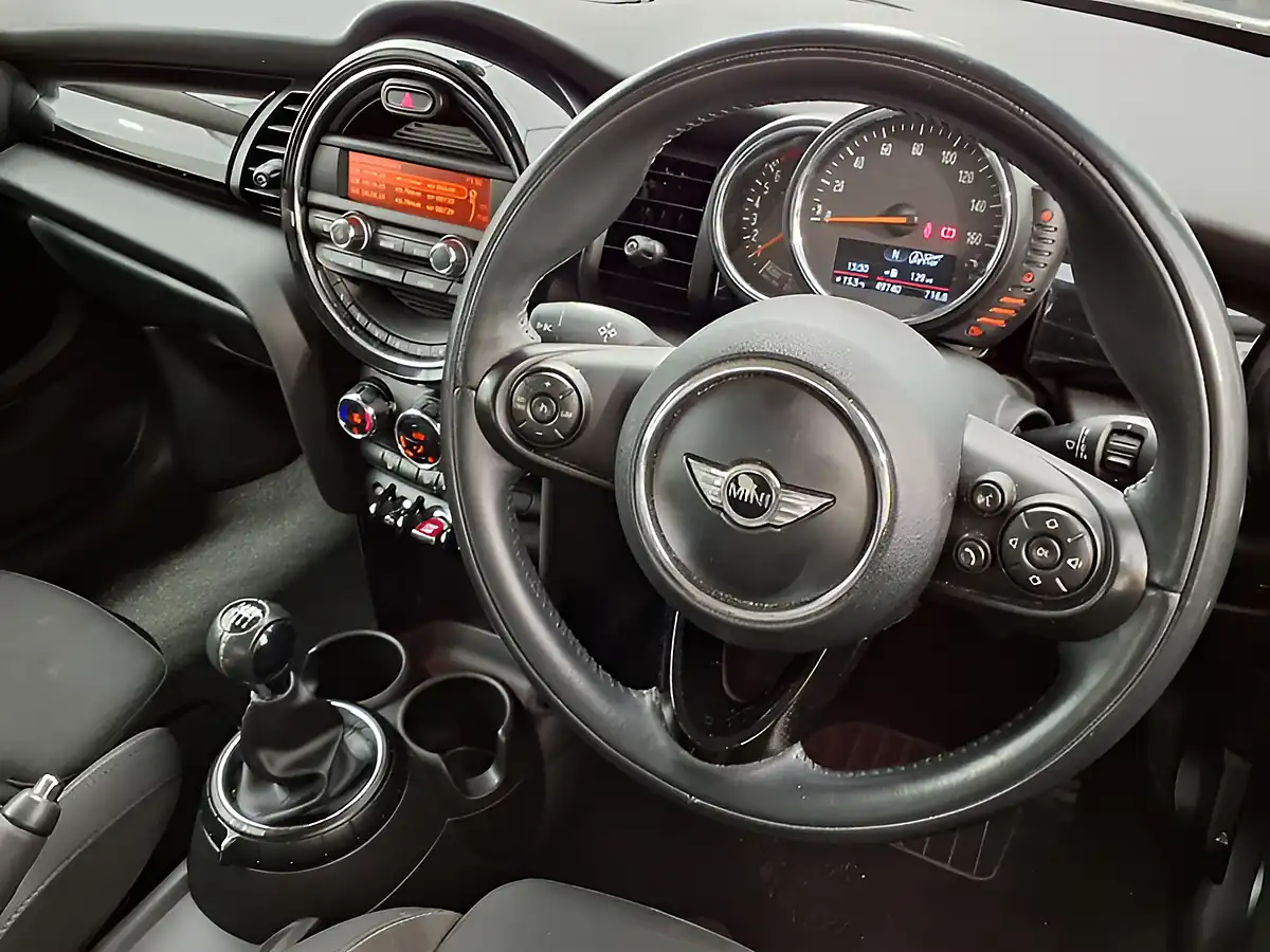 Used 2016 MINI Hatch Cooper Silver - Interior and Exterior details 18