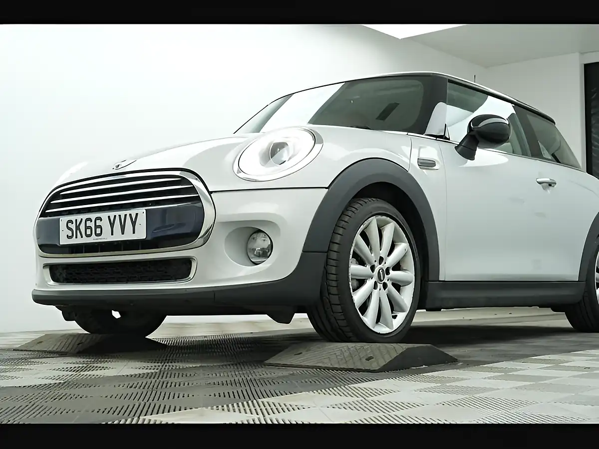 Used 2016 MINI Hatch Cooper Silver - Interior and Exterior details 6
