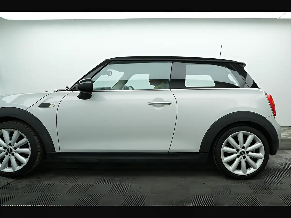 Used 2016 MINI Hatch Cooper Silver - Interior and Exterior details 8