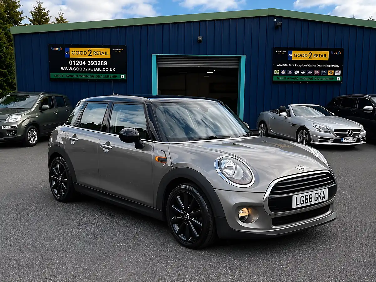 Used 2016 MINI Hatch Cooper Silver - Interior and Exterior details 3