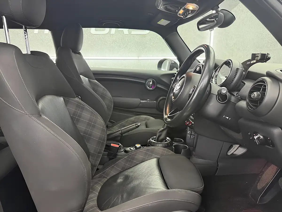 Used 2016 MINI Hatch Cooper Silver - Interior and Exterior details 14