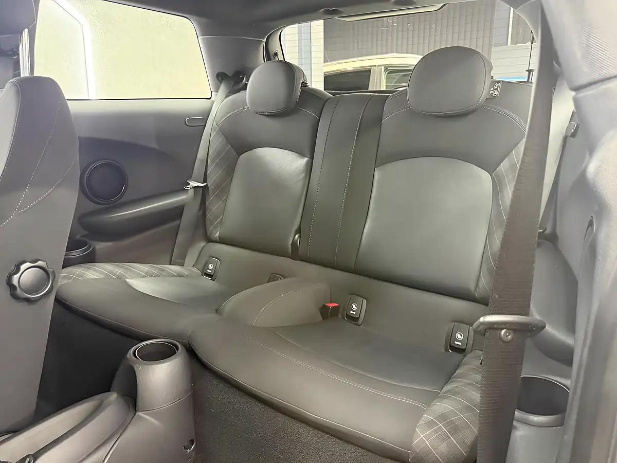 Used 2016 MINI Hatch Cooper Silver - Interior and Exterior details 16
