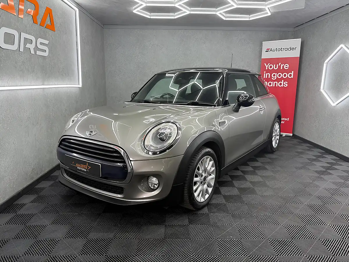Used 2016 MINI Hatch Cooper Silver - Interior and Exterior details 8