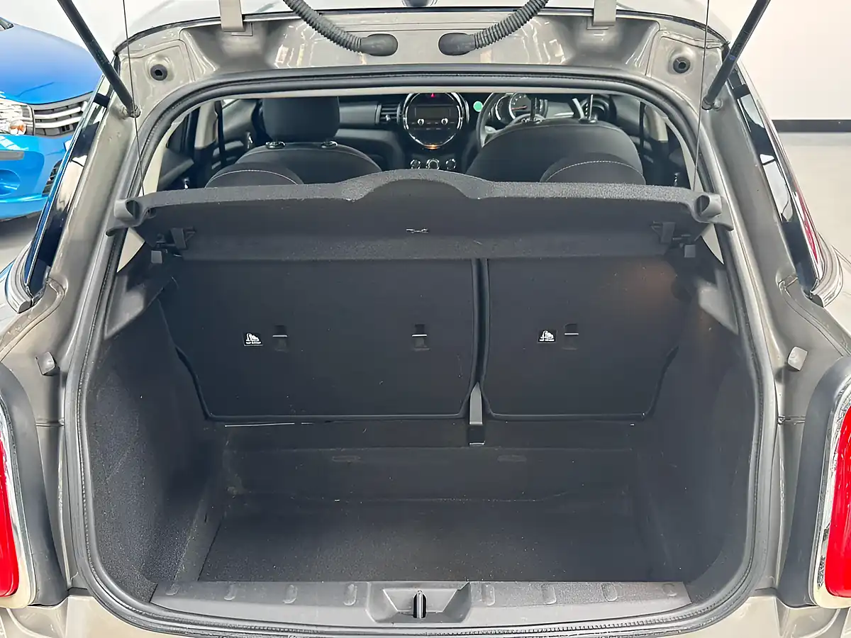 Used 2016 MINI Hatch Cooper Silver - Interior and Exterior details 17