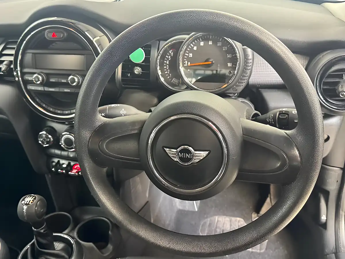 Used 2016 MINI Hatch Cooper Silver - Interior and Exterior details 18