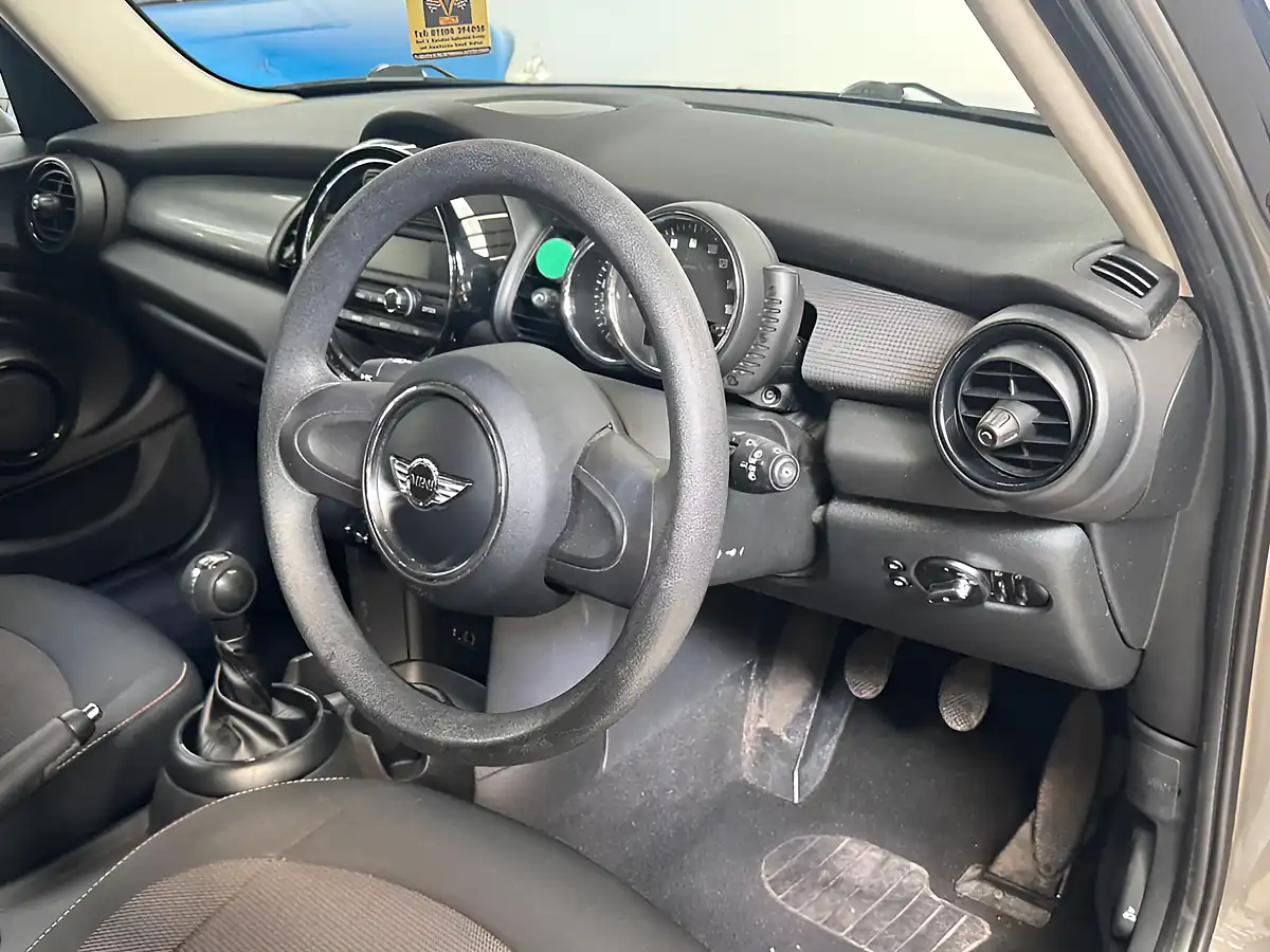 Used 2016 MINI Hatch Cooper Silver - Interior and Exterior details 20