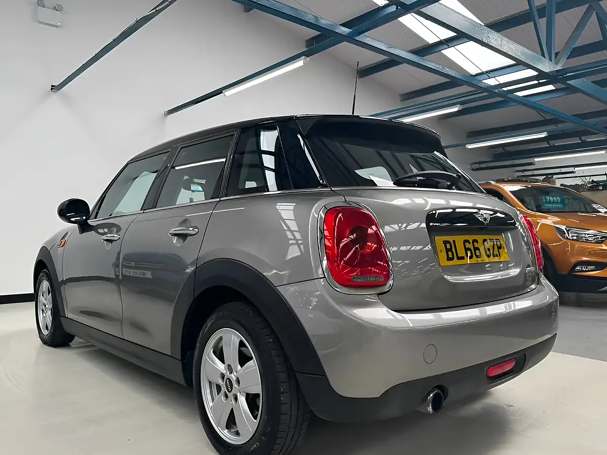Used 2016 MINI Hatch Cooper Silver - Interior and Exterior details 4