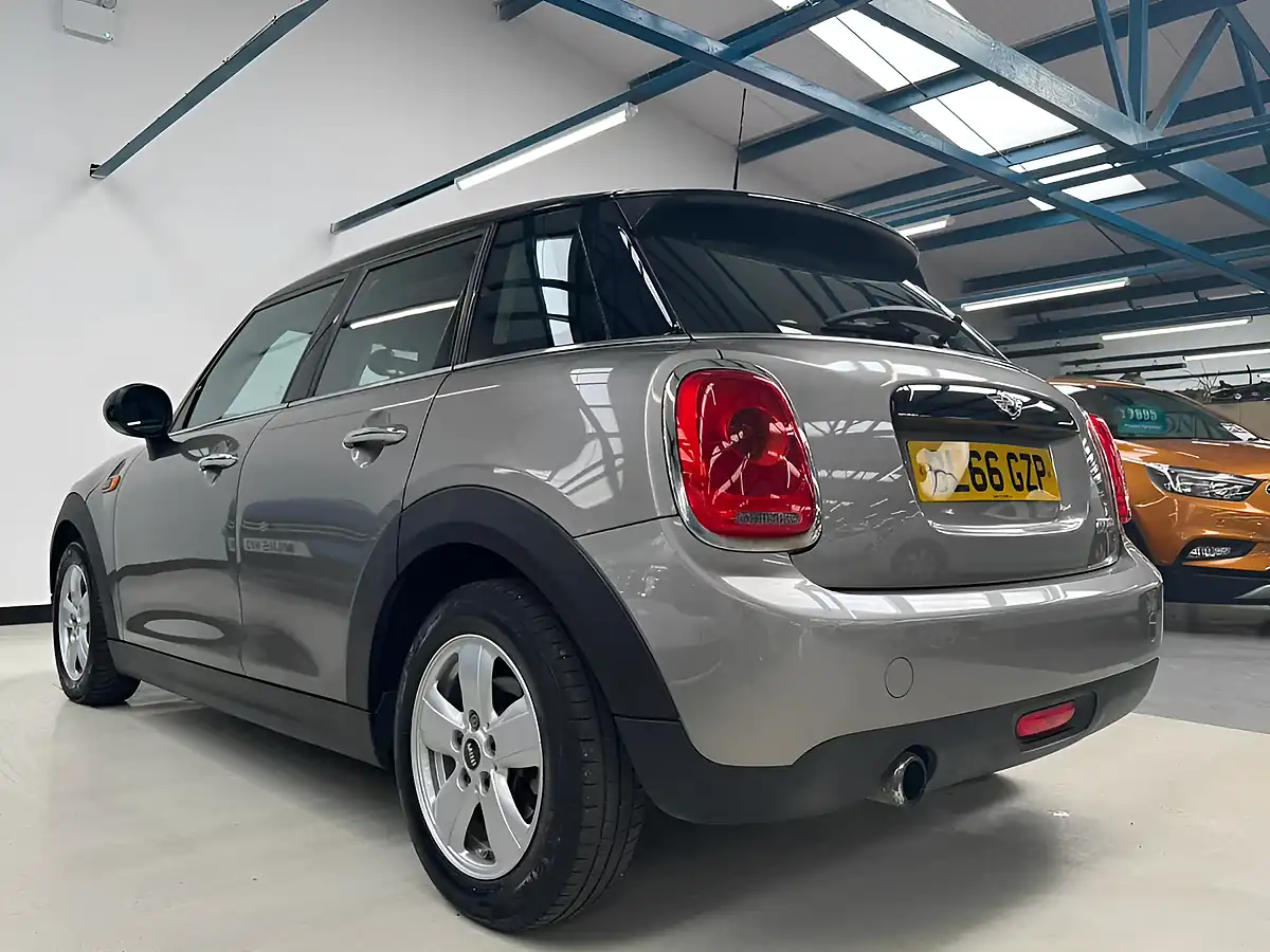 Used 2016 MINI Hatch Cooper Silver - Interior and Exterior details 5