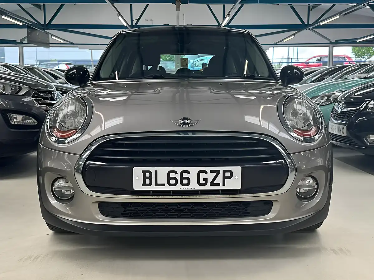 Used 2016 MINI Hatch Cooper Silver - Interior and Exterior details 7