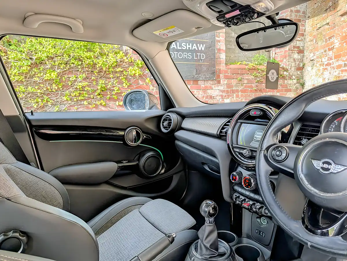 Used 2016 MINI Hatch Cooper Silver - Interior and Exterior details 12