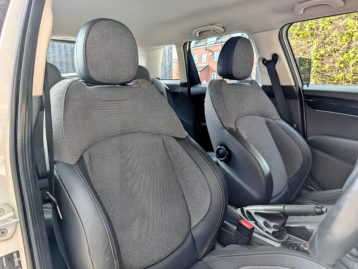 Used 2016 MINI Hatch Cooper Silver - Interior and Exterior details 13