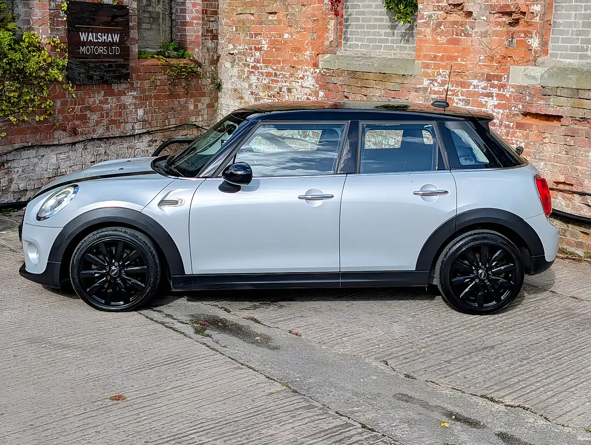 Used 2016 MINI Hatch Cooper Silver - Interior and Exterior details 3