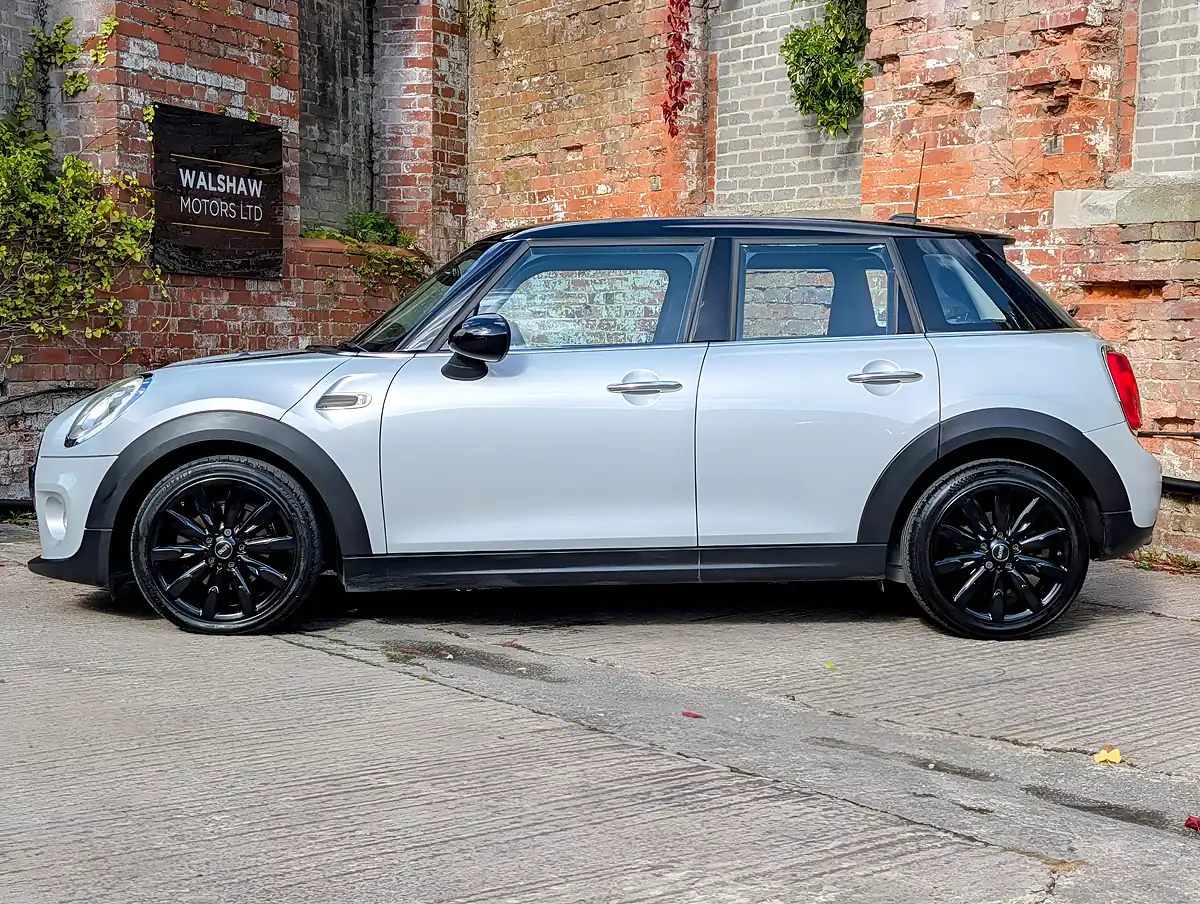 Used 2016 MINI Hatch Cooper Silver - Interior and Exterior details 4