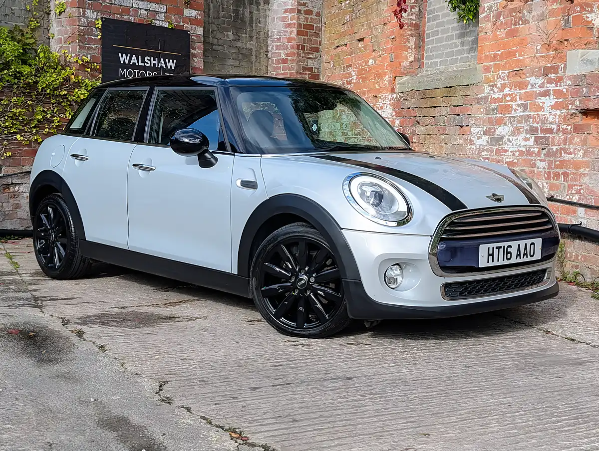 Used 2016 MINI Hatch Cooper Silver - Interior and Exterior details 5