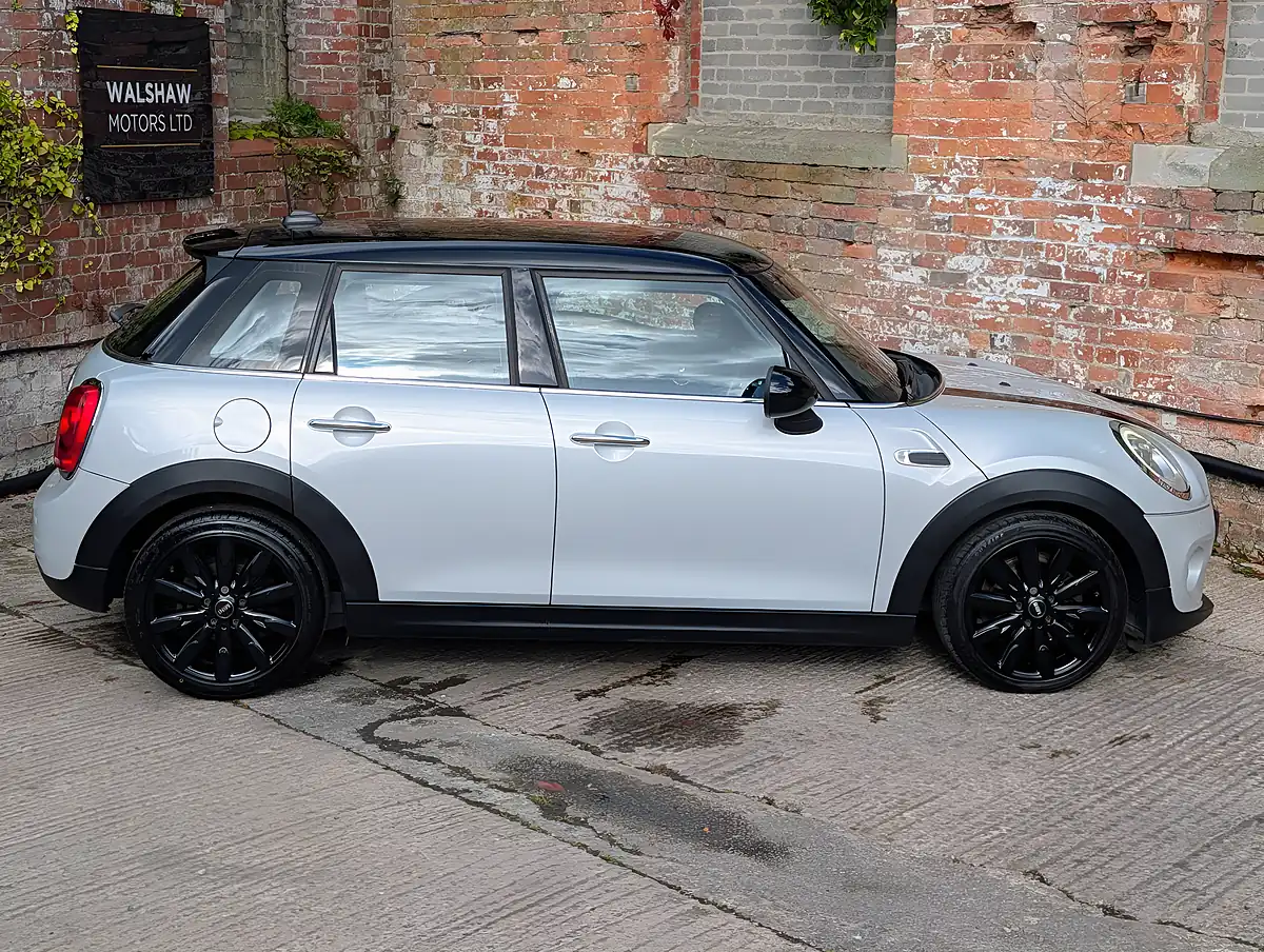 Used 2016 MINI Hatch Cooper Silver - Interior and Exterior details 7
