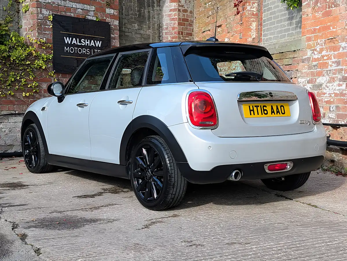 Used 2016 MINI Hatch Cooper Silver - Interior and Exterior details 9