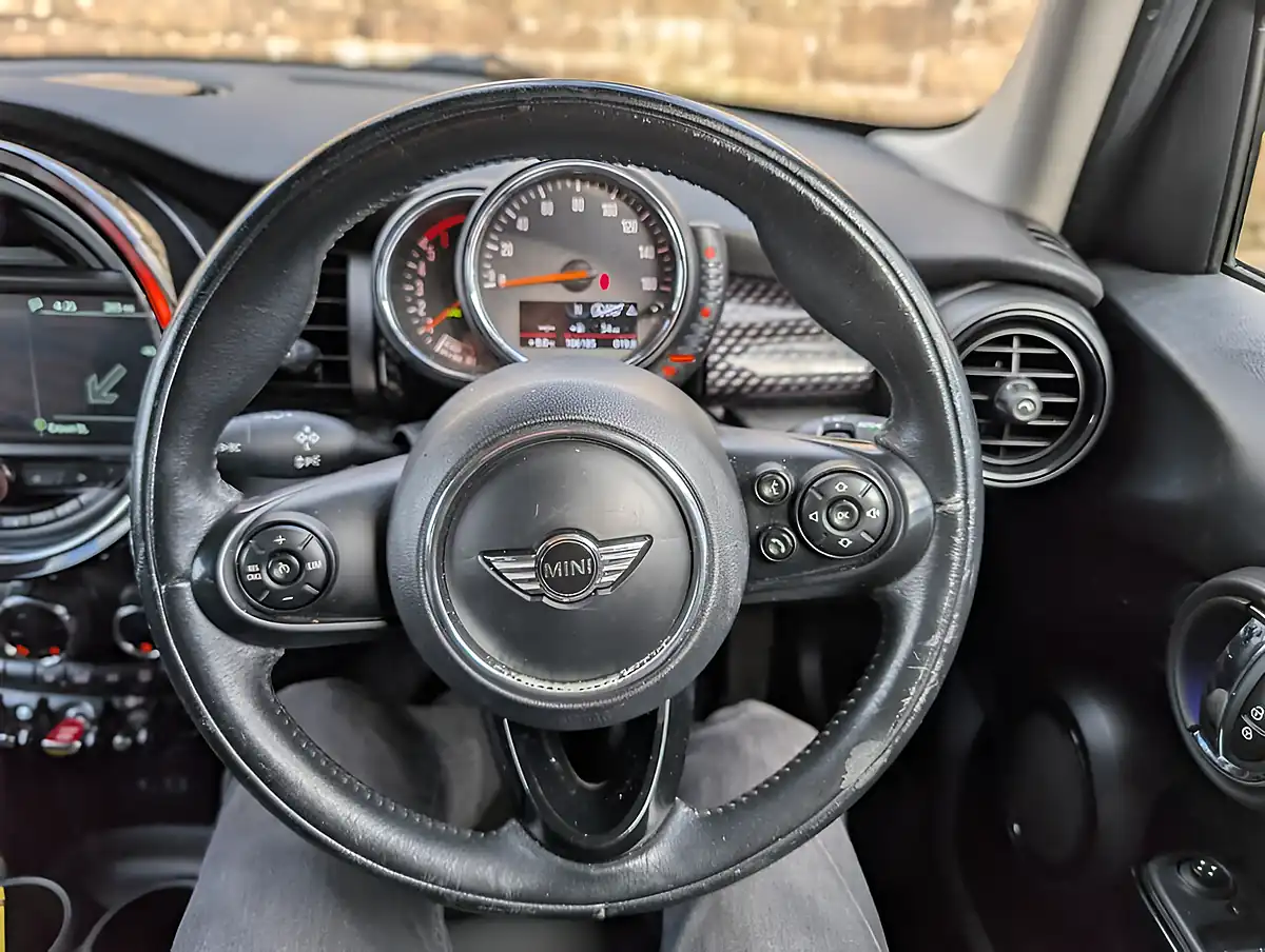 Used 2016 MINI Hatch Cooper Silver - Interior and Exterior details 20