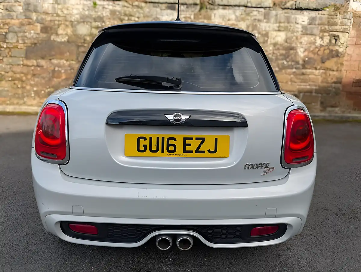 Used 2016 MINI Hatch Cooper Silver - Interior and Exterior details 6