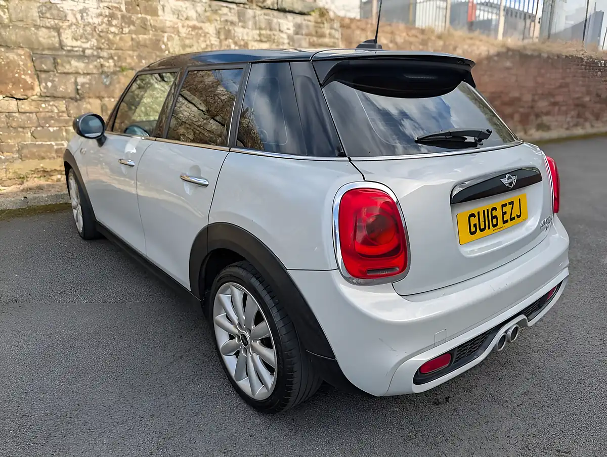 Used 2016 MINI Hatch Cooper Silver - Interior and Exterior details 9