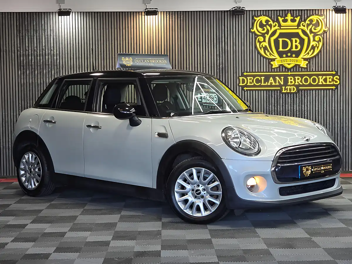 Used 2016 MINI Hatch Cooper Silver - Front View
