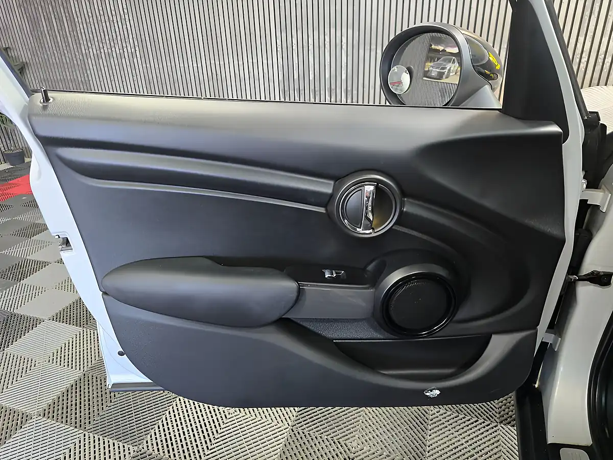 Used 2016 MINI Hatch Cooper Silver - Interior and Exterior details 11