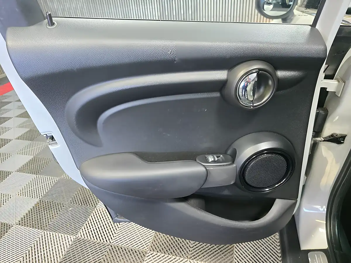 Used 2016 MINI Hatch Cooper Silver - Interior and Exterior details 14