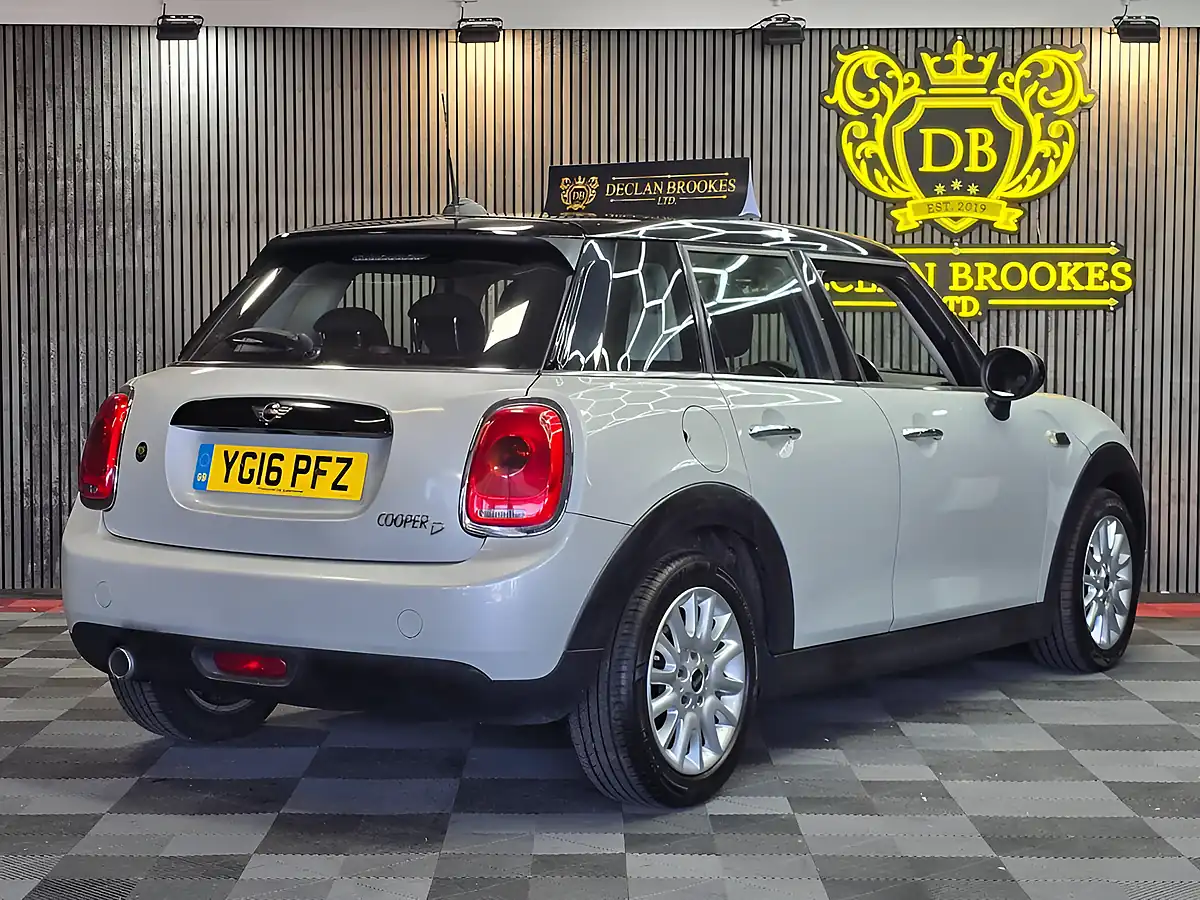 Used 2016 MINI Hatch Cooper Silver - Interior and Exterior details 3