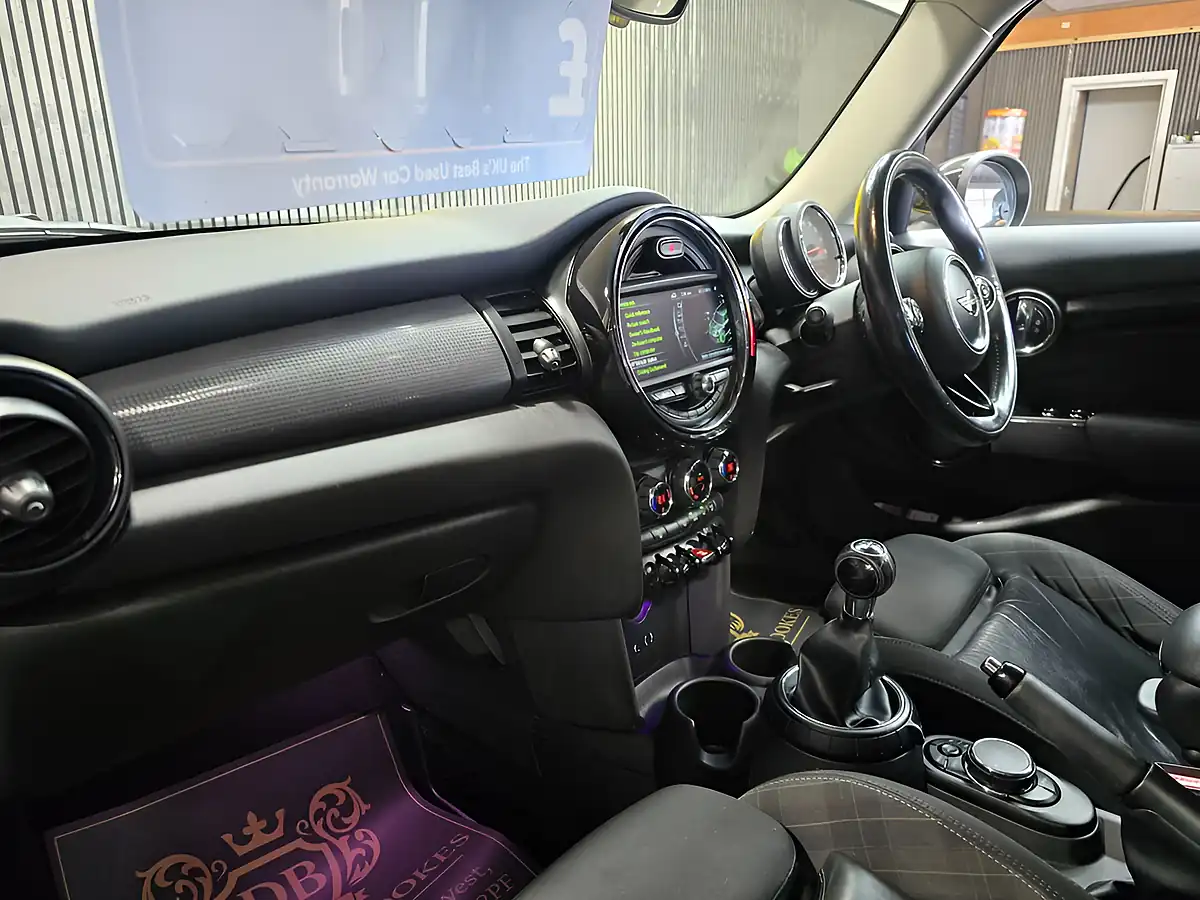 Used 2016 MINI Hatch Cooper Silver - Interior and Exterior details 9